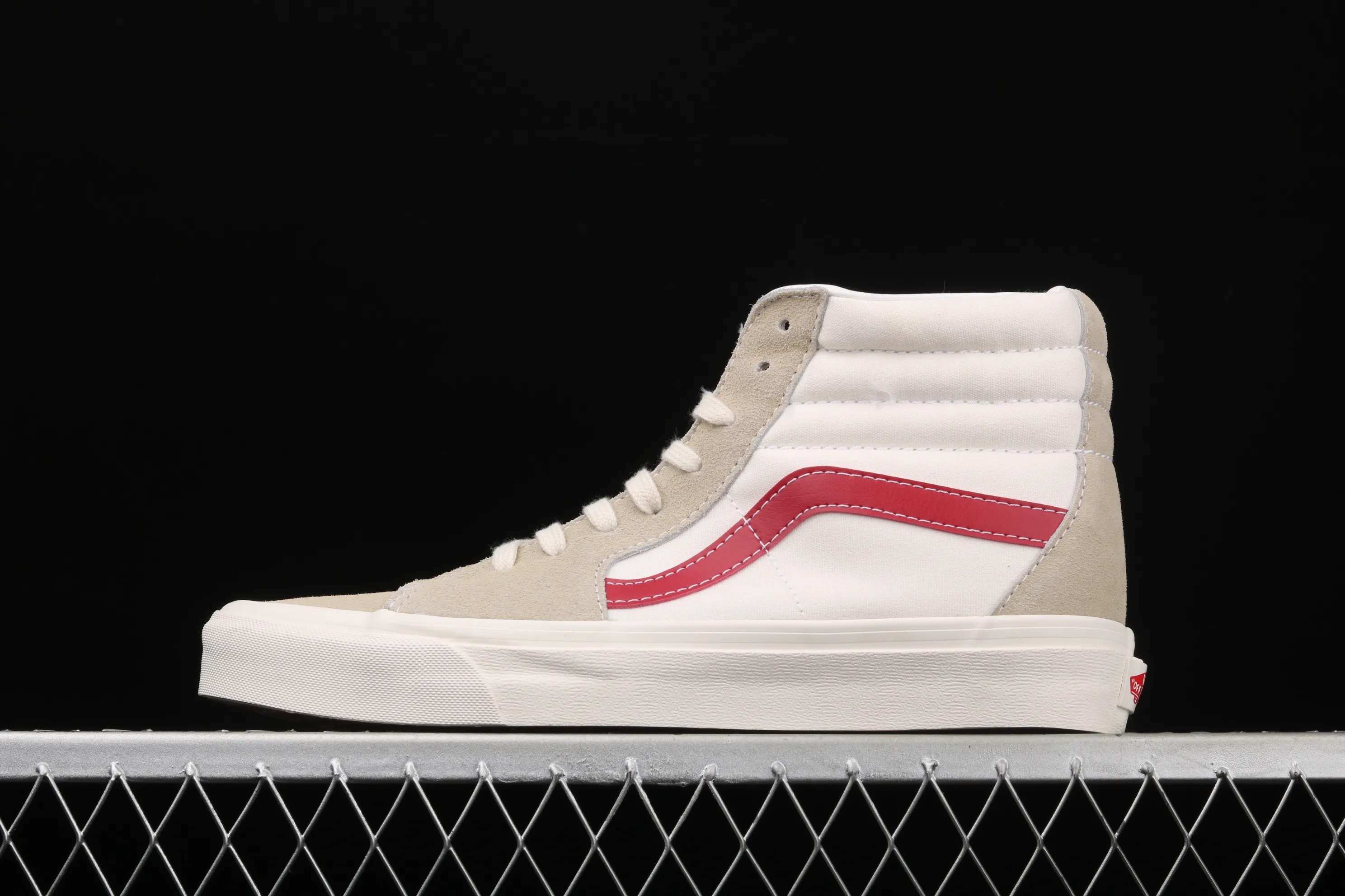 All categories Vans Vans series Vans Hi Vans high-top Vans Vault OGSK8-Hi White and red GD Quan Zhilong series high-top sneakers VN0A38GFTIP
